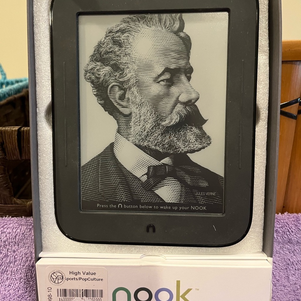 Nook eReader..like new still in box